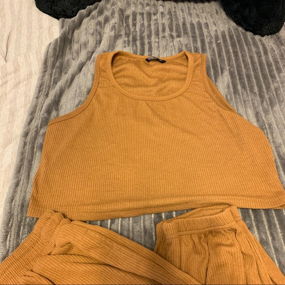 Super Cute Brown 2 Piece Set 🤎🤎 - Picture 4 of 16